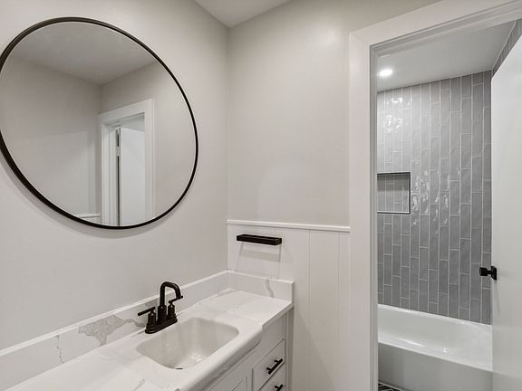 2nd image of 3427 Dartmoor Dr