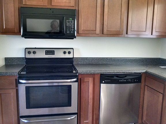 4th image of 2641 Lindenwood Dr