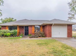 111 Melynn Ct, Granbury, TX 76048