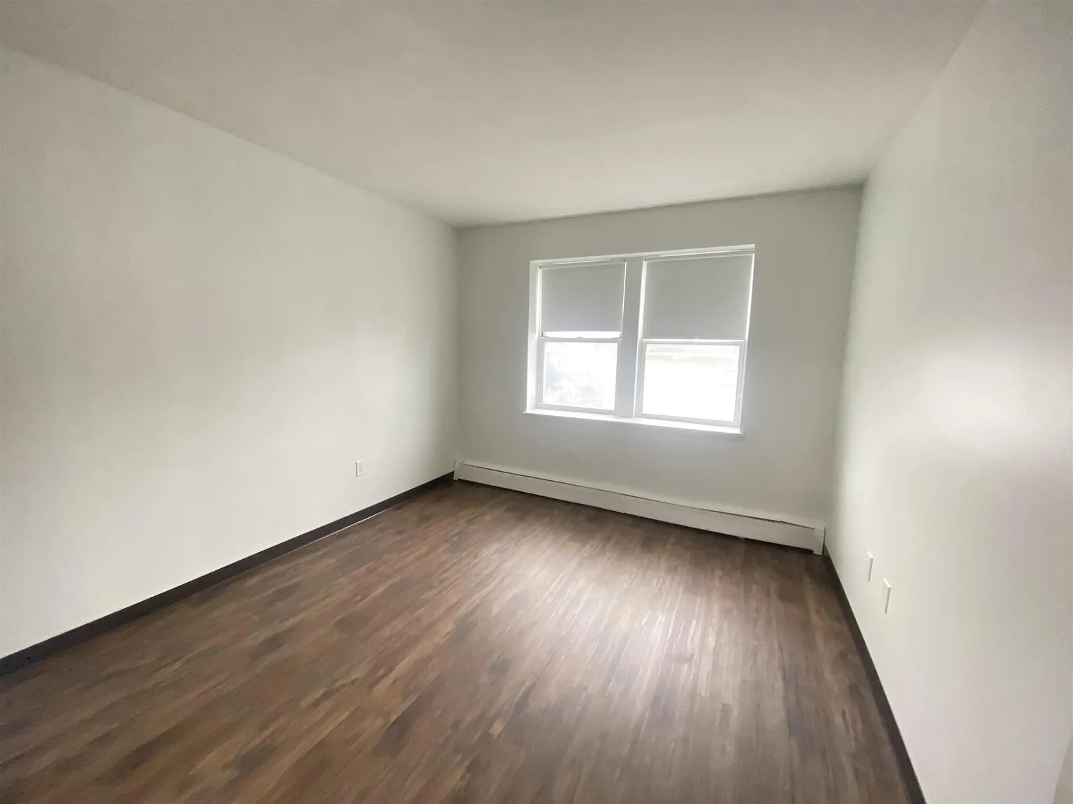 2 bed, 1000 sqft, $2,500 — Photo 4