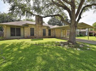 2706 Mockingbird Dr, Alvin, TX 77511