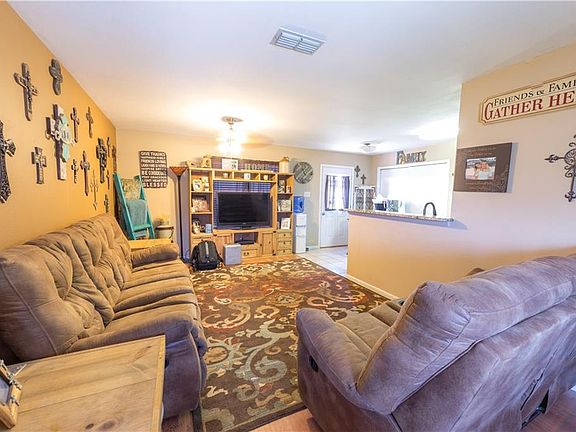 5th image of 612 Longhorn Dr