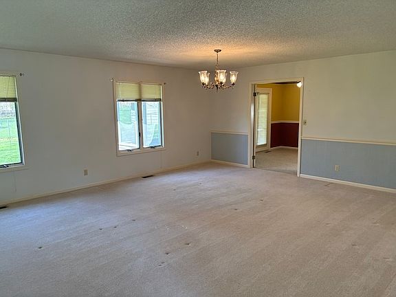 3rd image of 1922 Ashby Dr