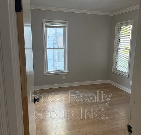 1121 Delence St #LOWER — Photo 7
