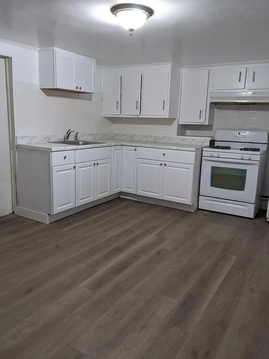 Building Photo - 162 Lockwood Ave #1