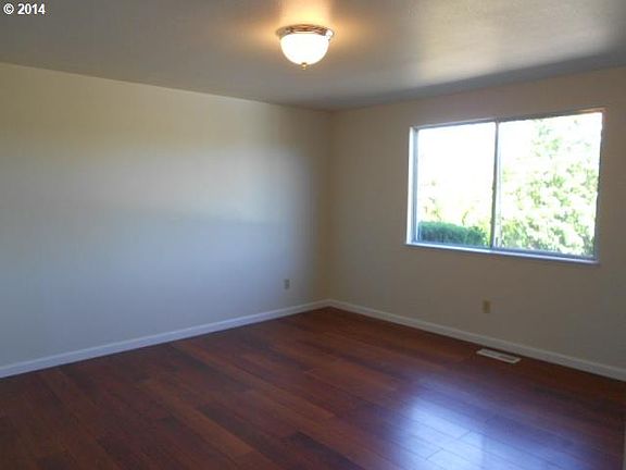 5th image of 4007 NE 161st Ave