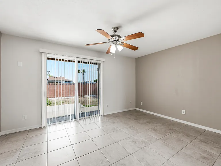 11809 N 111th Ave — Photo 15