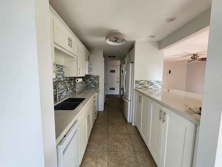 3057 Poipu Rd #B7 — Photo 8