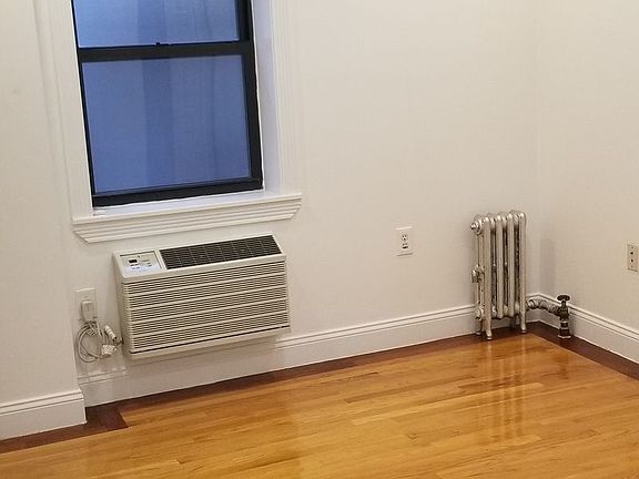 5th image of 259 W 15th St APT 3C