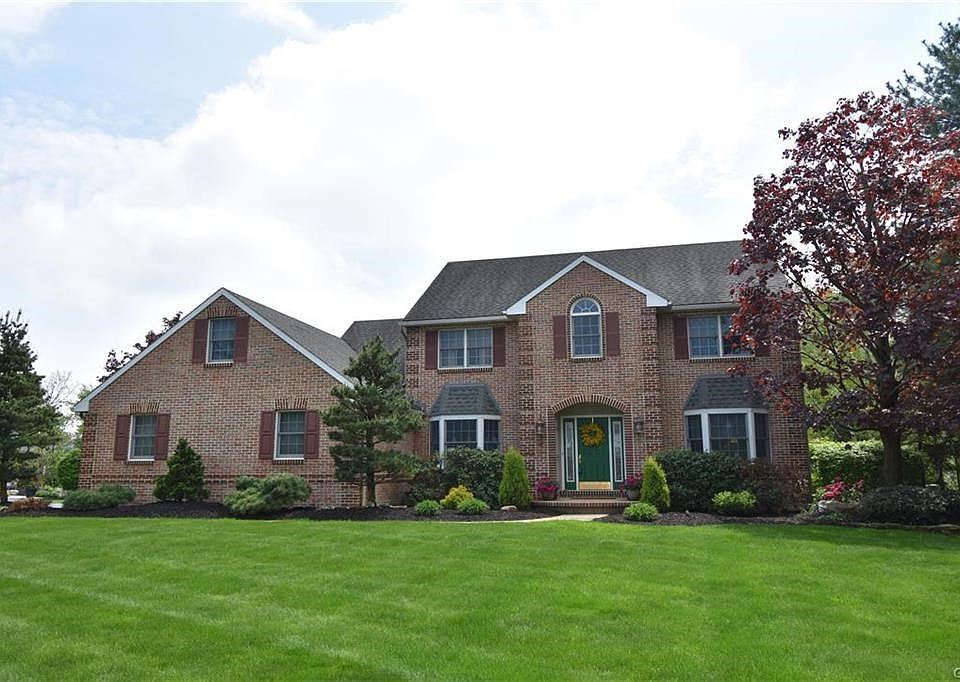 1st image of 542 Trails End Ct