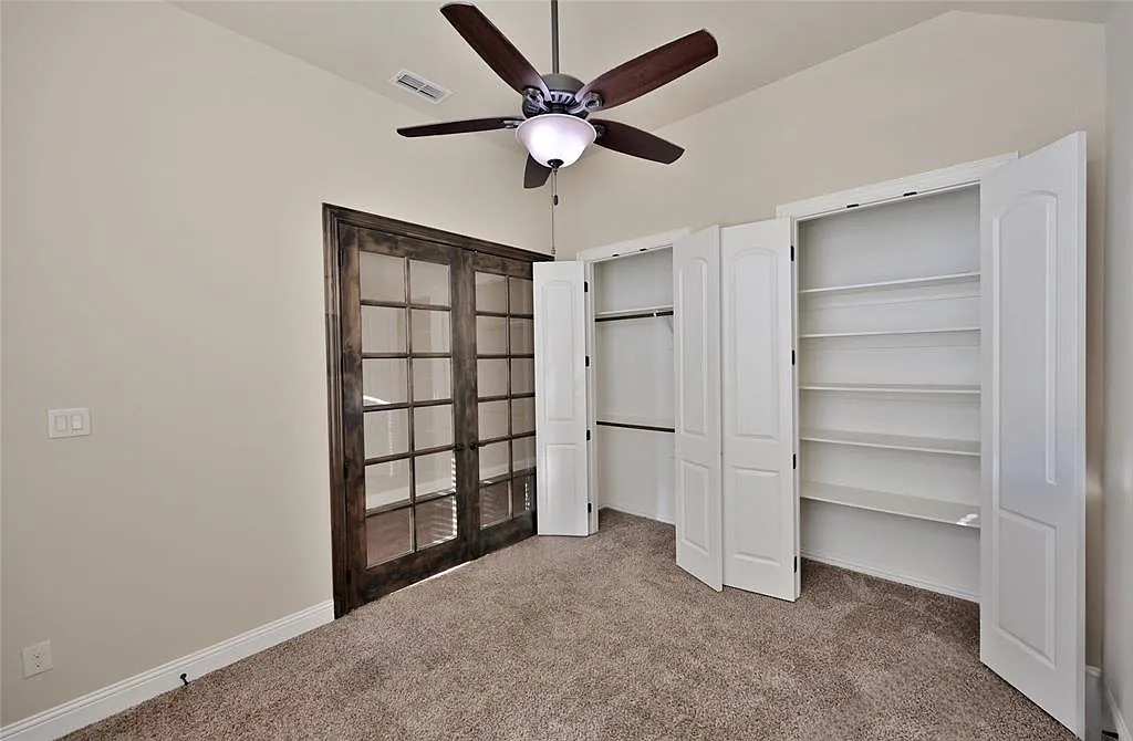 5 bed, 3.0 bath, 3041 sqft, $4,000 — Photo 3