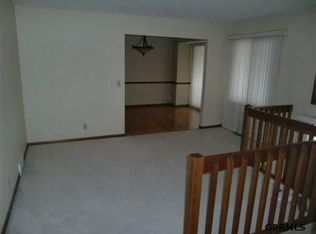 17023 M St, Omaha, NE 68135