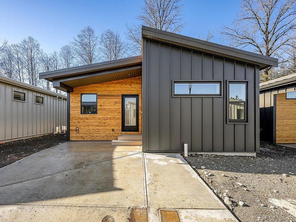 1st image of 3025 Royston Rd #42