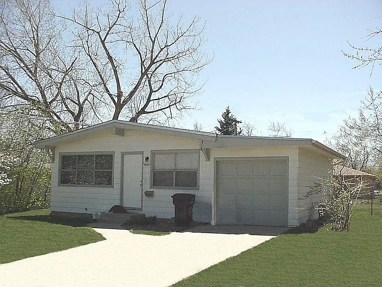 3080 Ash Ave — Photo 2