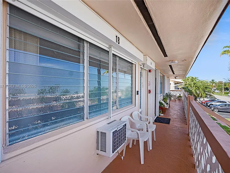 820 SW 11th Ave #18B — Photo 14