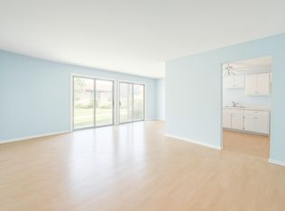 1262 Williamsburg Dr UNIT B1, Schaumburg, IL 60193
