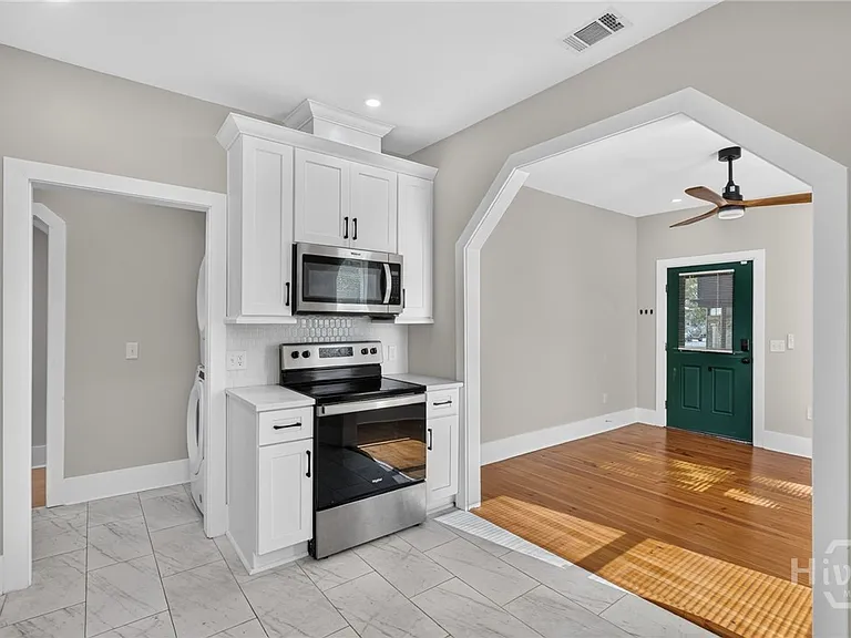 221 W Duffy St #A — Photo 16