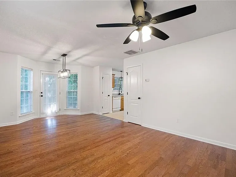 176 Darbys Crossing Ct — Photo 6