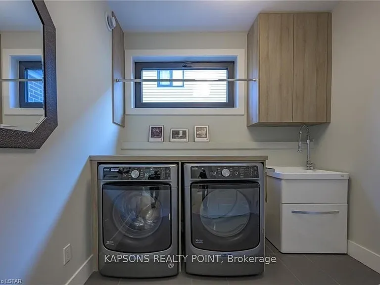 2368 Red Thorne Ave — Photo 10
