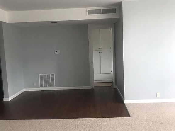5th image of 545 S Los Robles Ave APT 4