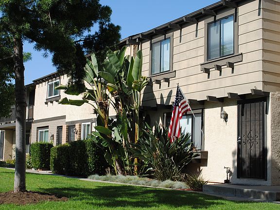 2nd image of 9549 Cottonwood Ave Unit B