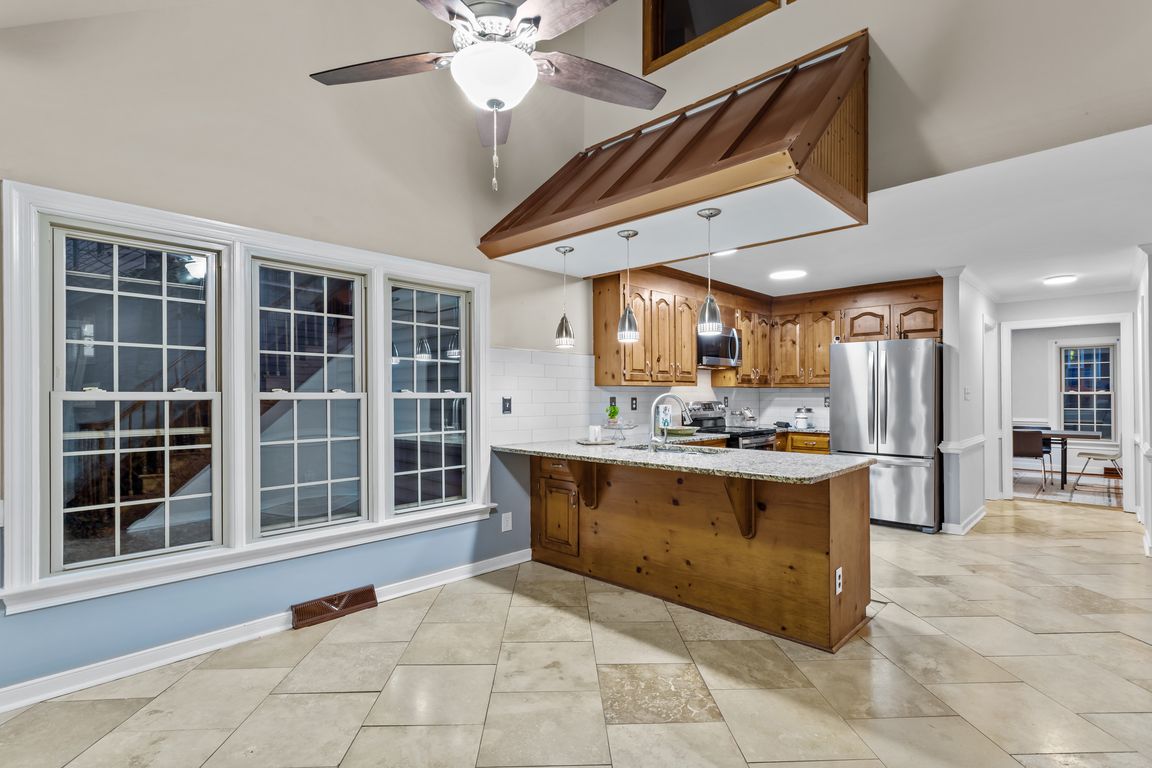 next background image