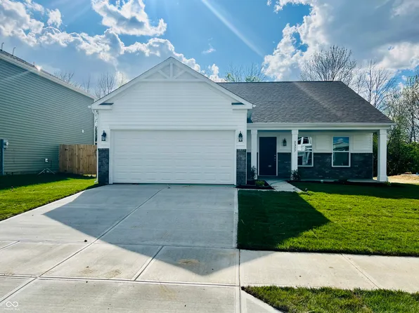 2327 N Liberty Lakes Dr, Greensburg, IN 47240