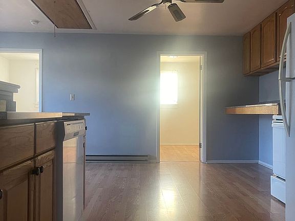 5th image of 319 E College St #3