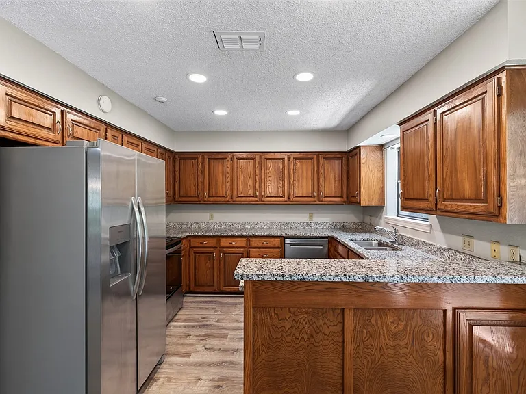1009 W Winding Creek Dr — Photo 7