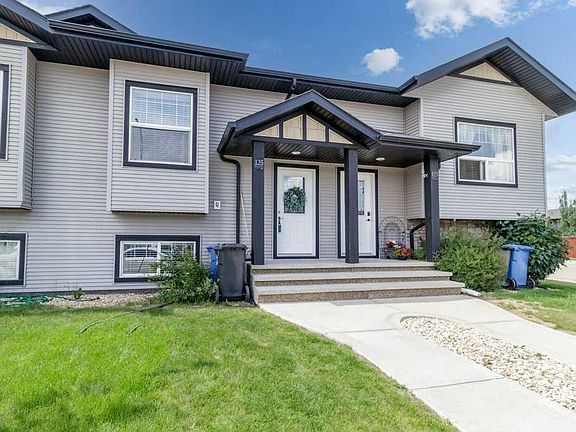 2nd image of 125 NE Henderson Cres