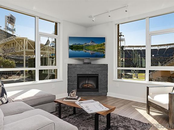 5th image of 325 7th Ave Unit 204