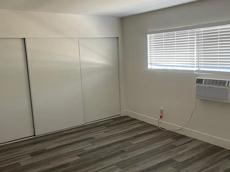 2121 N Verdugo Rd — Photo 9