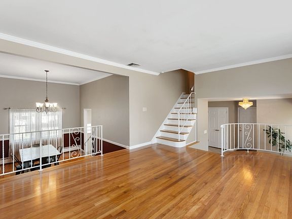 4th image of 884 Peach Tree Rd
