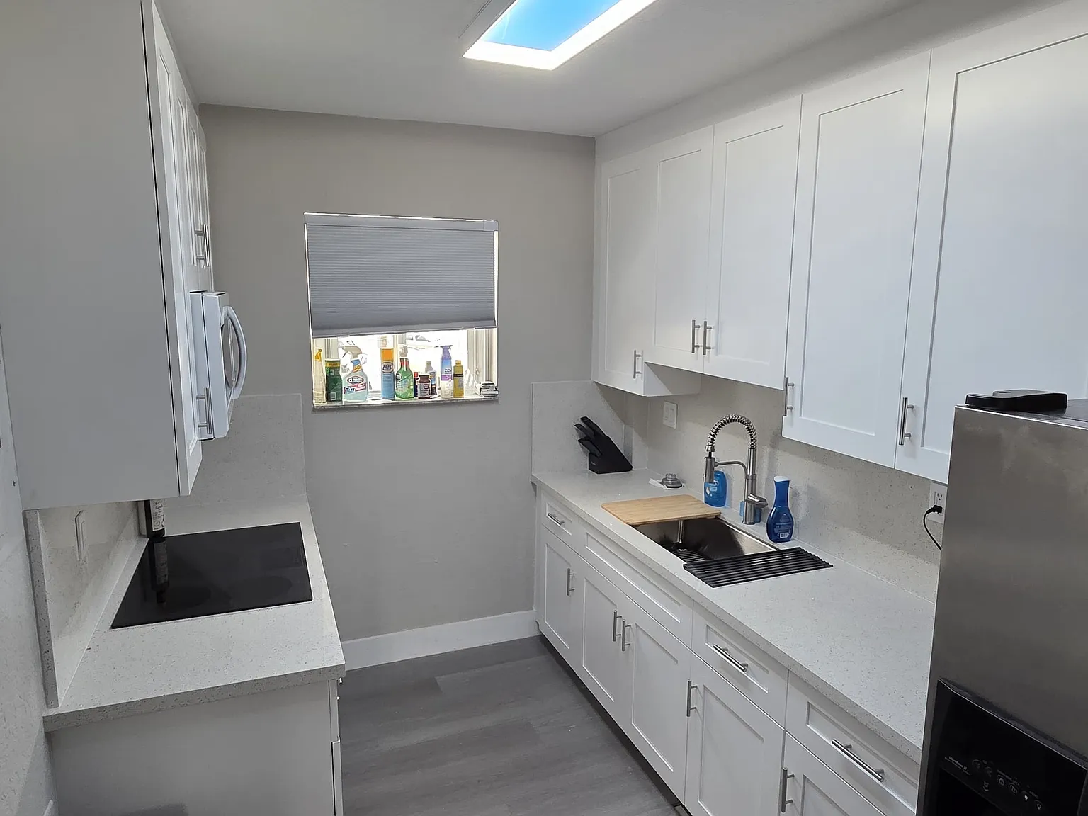 2 bed, 885 sqft, $2,100 — Photo 2