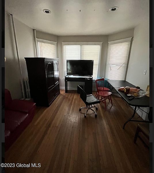 2nd image of 543 Washington Avenue