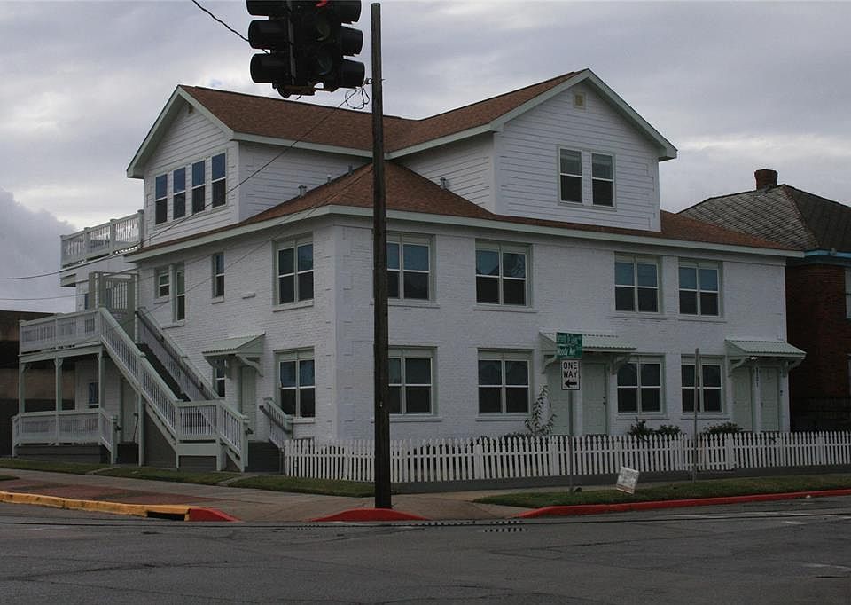 1st image of 2101 Bernardo De Galvez Ave APT 5