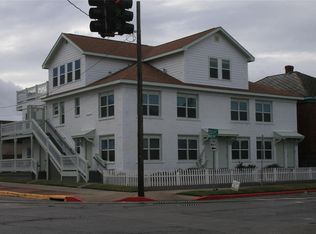 2101 Bernardo De Galvez Ave APT 5, Galveston, TX 77550
