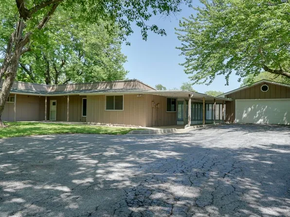 807 S Jones Rd, Independence, MO 64056