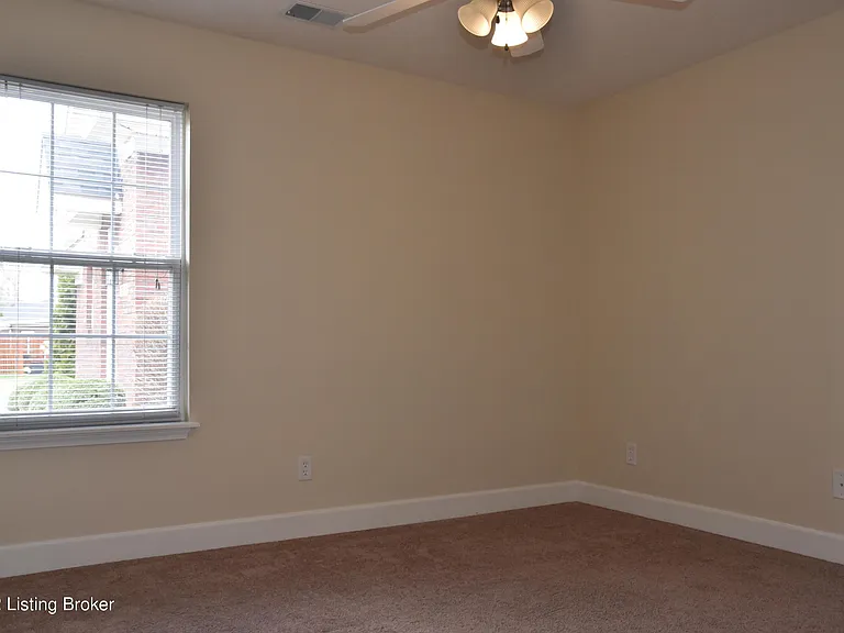 7217 Michael Benjamin Cir — Photo 13