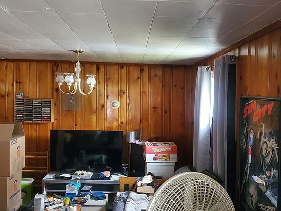 3rd image of 27 Halborn St