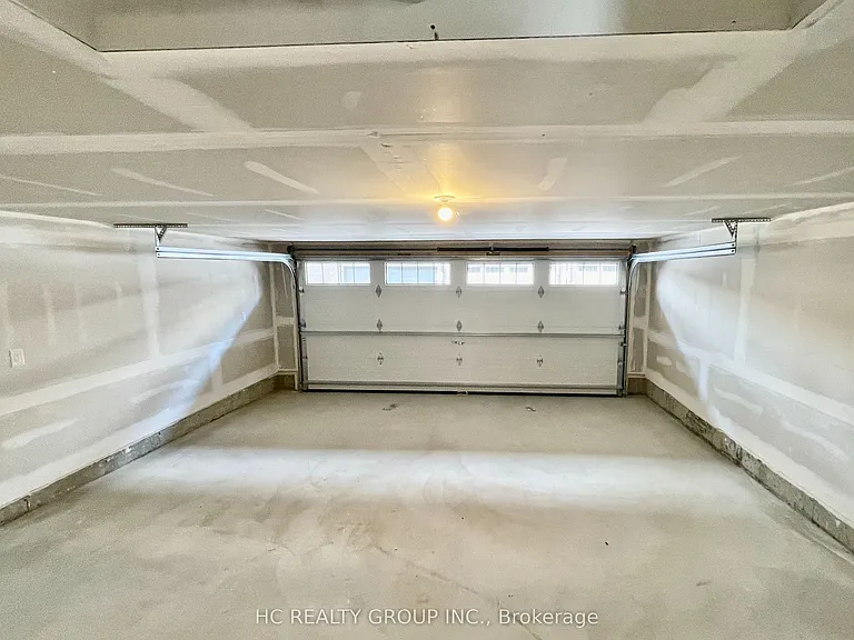 24 Guardhouse Cres — Photo 13