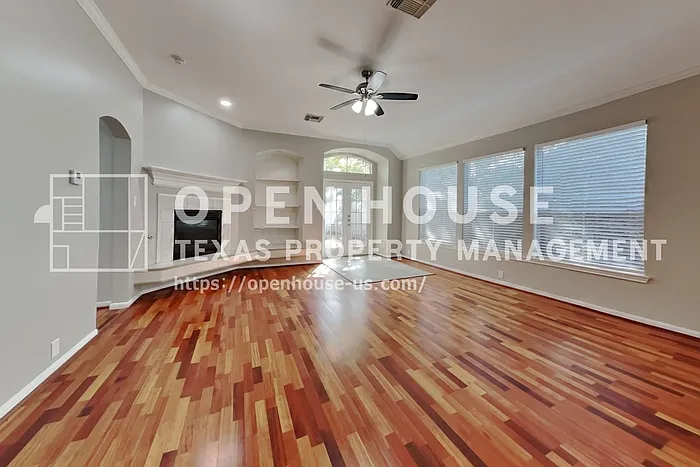 3 bed, 2.5 bath, 2183 sqft, $2,400 — Photo 3