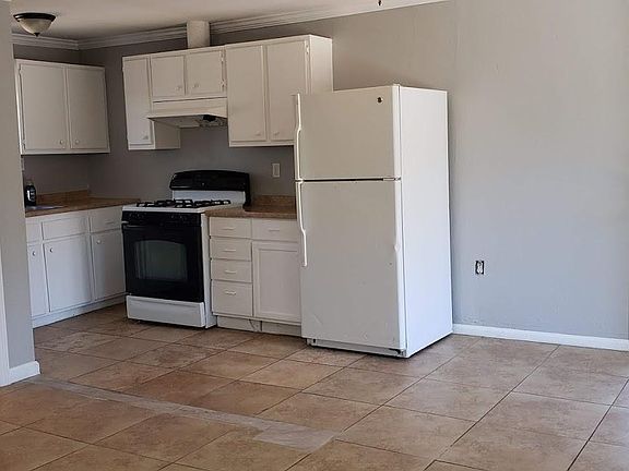 3rd image of 6916 Fleming Ave Unit A
