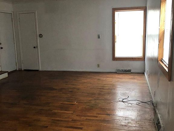 4th image of 115 N Wheeler St