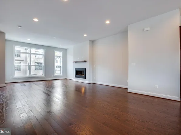 4488 Lateleaf Trl, Fairfax, VA 22030