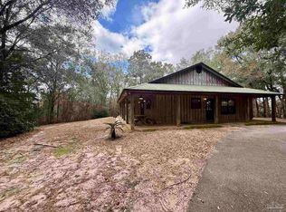 7769 Lakeside Dr, Milton, FL 32583