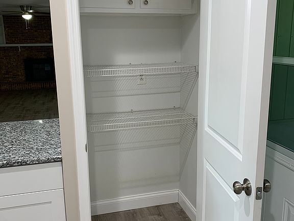 5th image of 205 Dogwood Ln