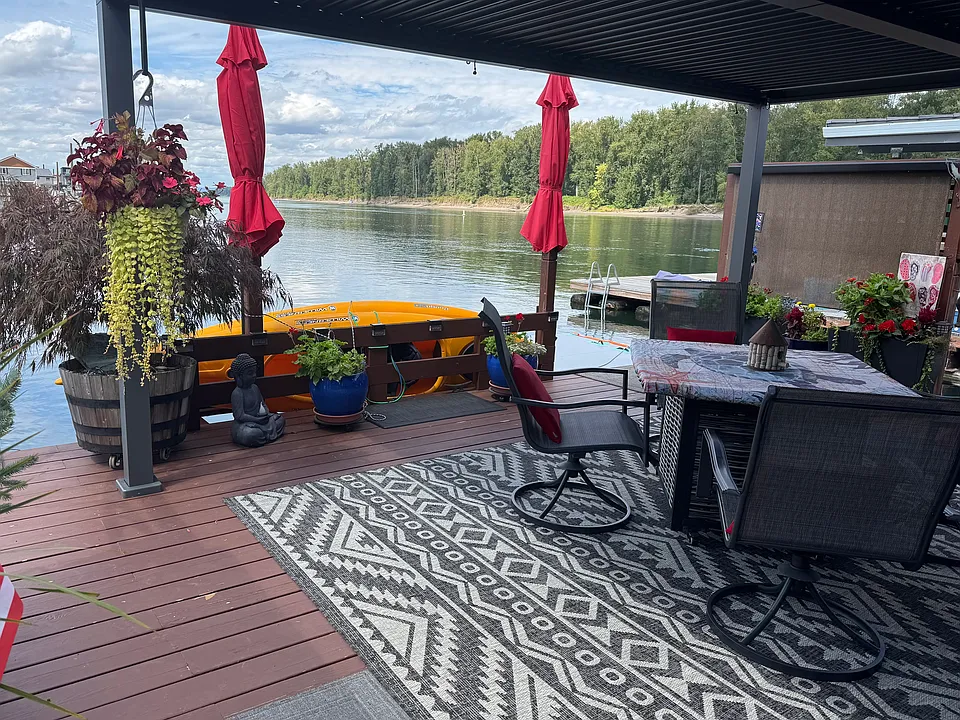 18989 NE Marine Dr
