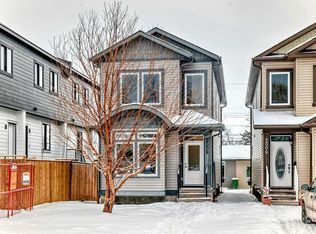2006 W 37th St SE, Calgary, AB T2B 0Y7