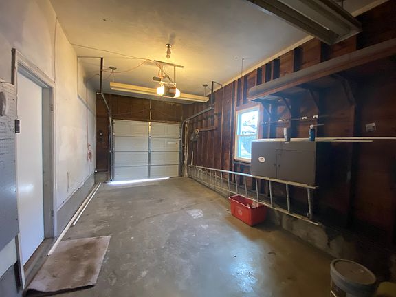 5th image of 1230 Oakmont Ave
